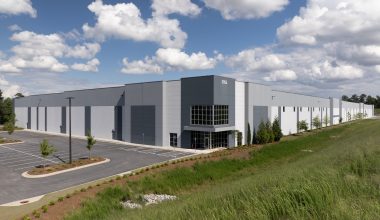 https://dermody.com/wp-content/uploads/2025/06/DJI_0829-dermody-gillem-logistics-center-bldg-1200-2055-anvil-block-forest-park-GA-05-13-25-m-380x220.jpg